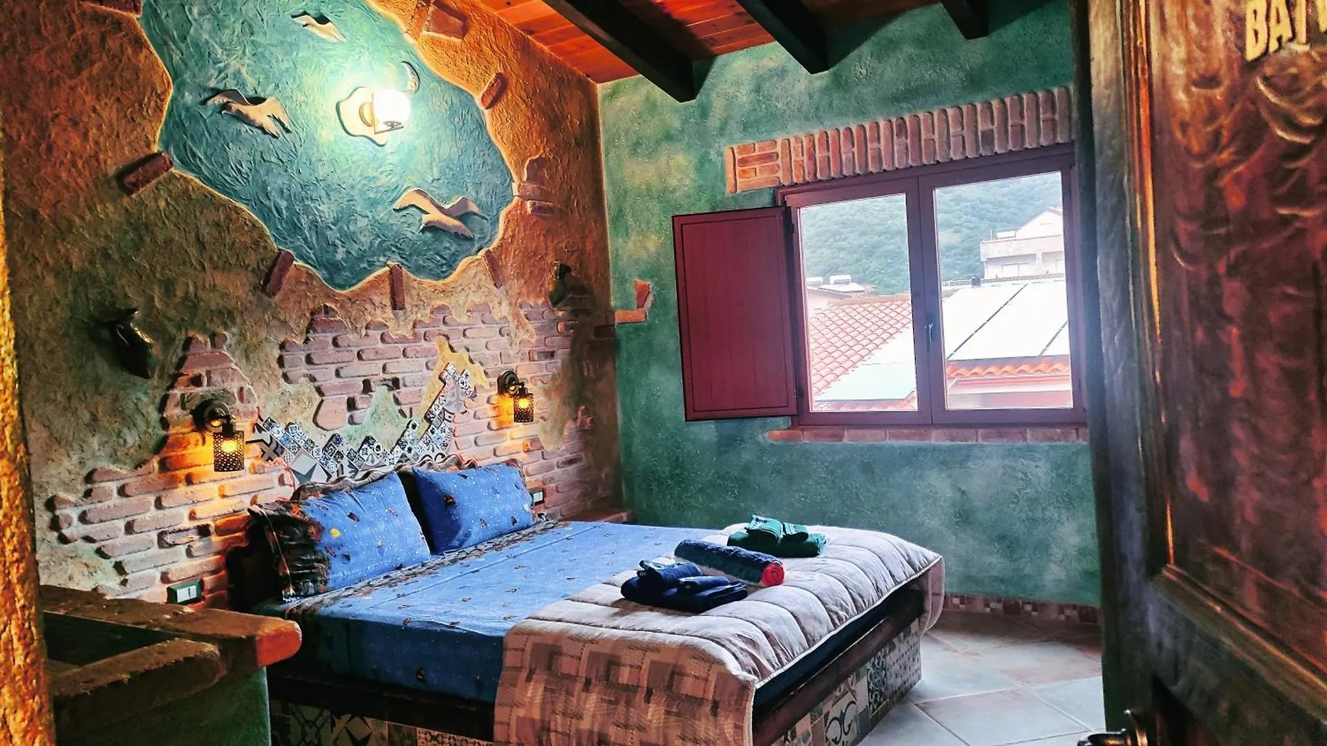 טאולאדה Casa Gaudi - House & Rooms 0*,