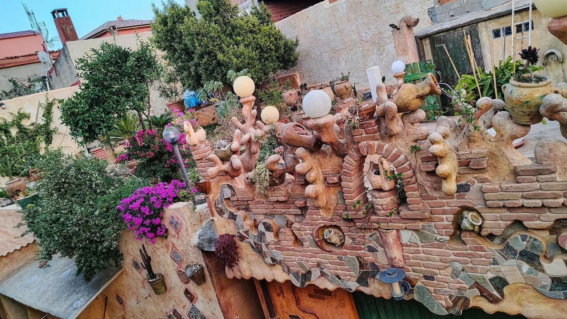 Casa Gaudi - House & Rooms Teulada 0*,  Italy